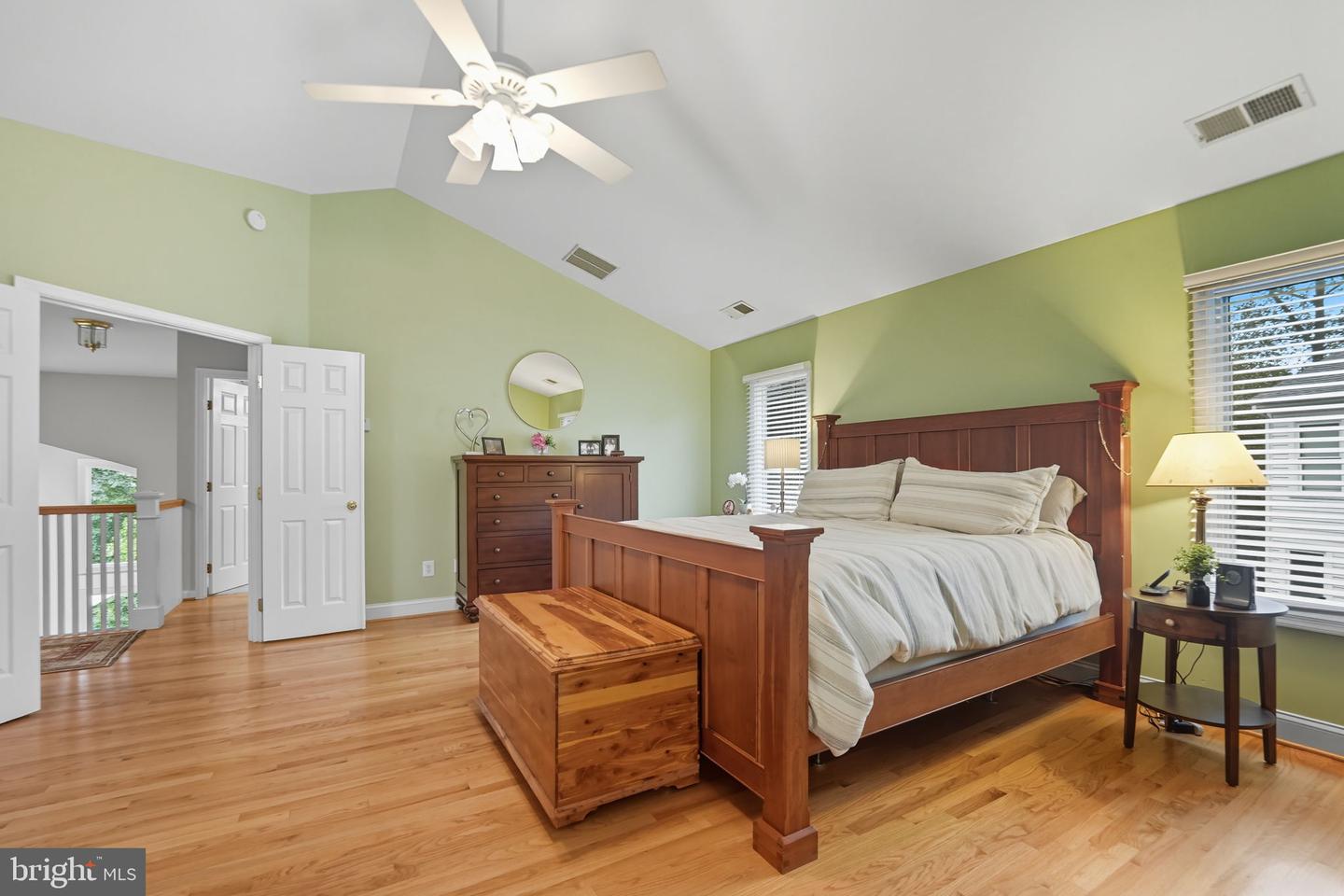 201 PRESCOTT CIR SE, VIENNA, Virginia 22180, 5 Bedrooms Bedrooms, ,4 BathroomsBathrooms,Residential,For sale,201 PRESCOTT CIR SE,VAFX2265292 MLS # VAFX2265292