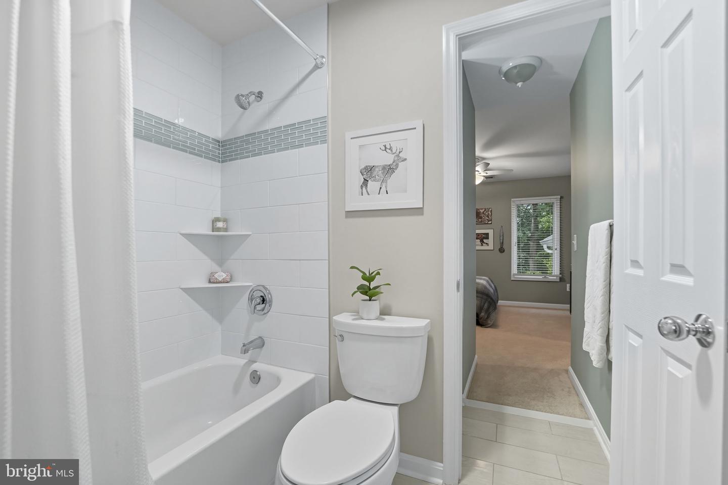 201 PRESCOTT CIR SE, VIENNA, Virginia 22180, 5 Bedrooms Bedrooms, ,4 BathroomsBathrooms,Residential,For sale,201 PRESCOTT CIR SE,VAFX2265292 MLS # VAFX2265292
