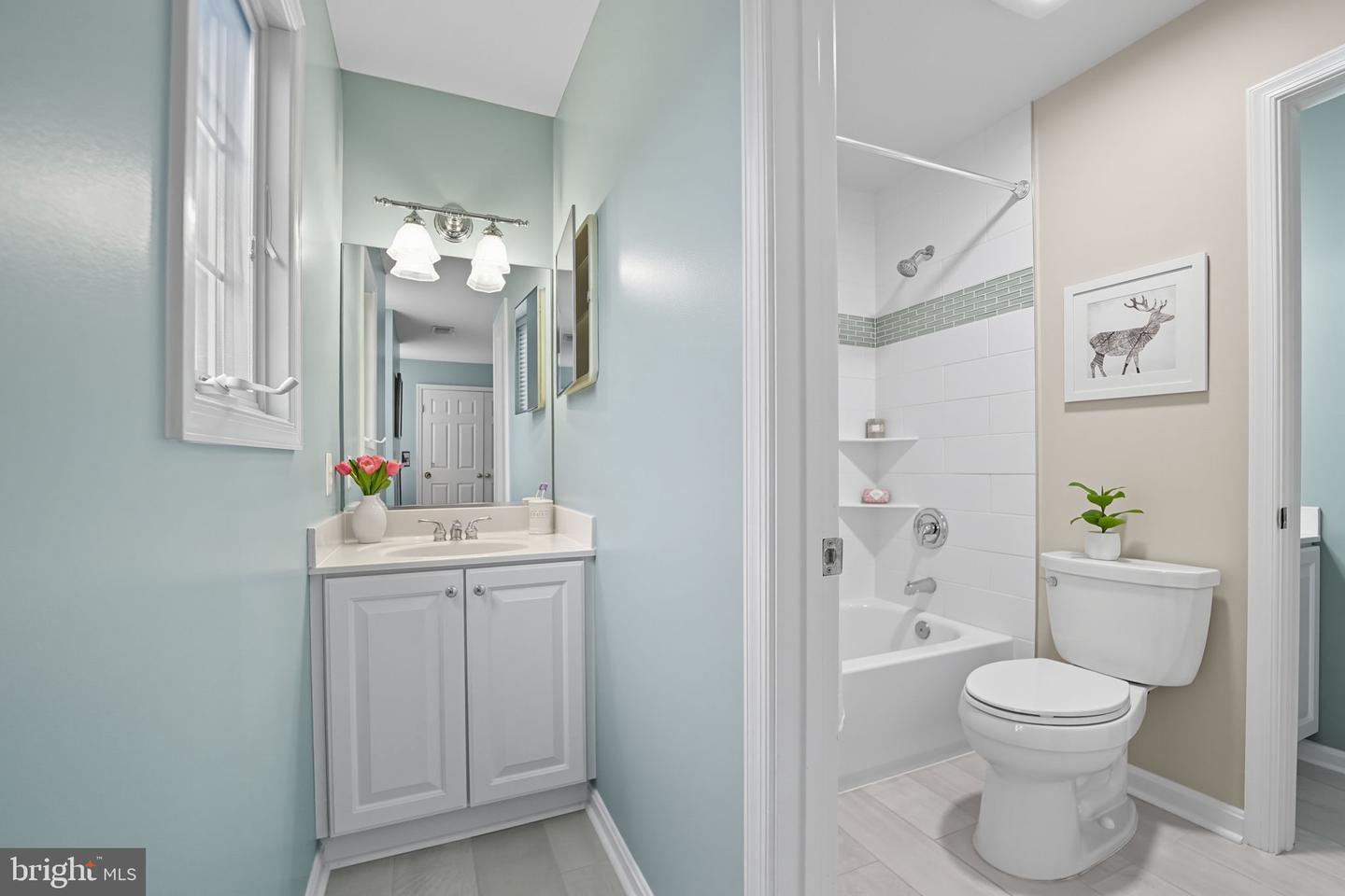 201 PRESCOTT CIR SE, VIENNA, Virginia 22180, 5 Bedrooms Bedrooms, ,4 BathroomsBathrooms,Residential,For sale,201 PRESCOTT CIR SE,VAFX2265292 MLS # VAFX2265292