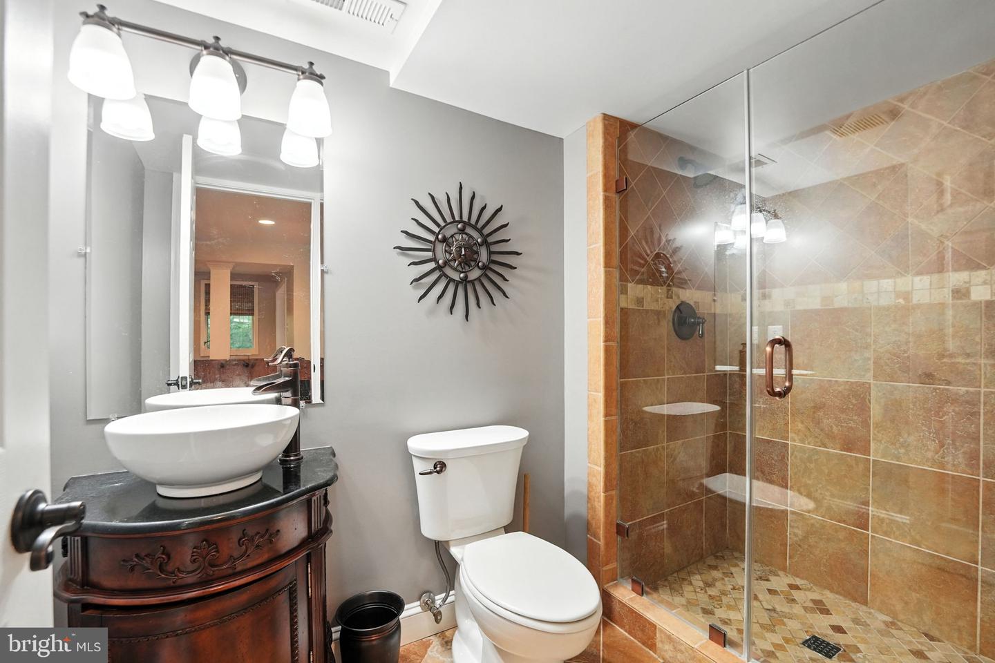 201 PRESCOTT CIR SE, VIENNA, Virginia 22180, 5 Bedrooms Bedrooms, ,4 BathroomsBathrooms,Residential,For sale,201 PRESCOTT CIR SE,VAFX2265292 MLS # VAFX2265292