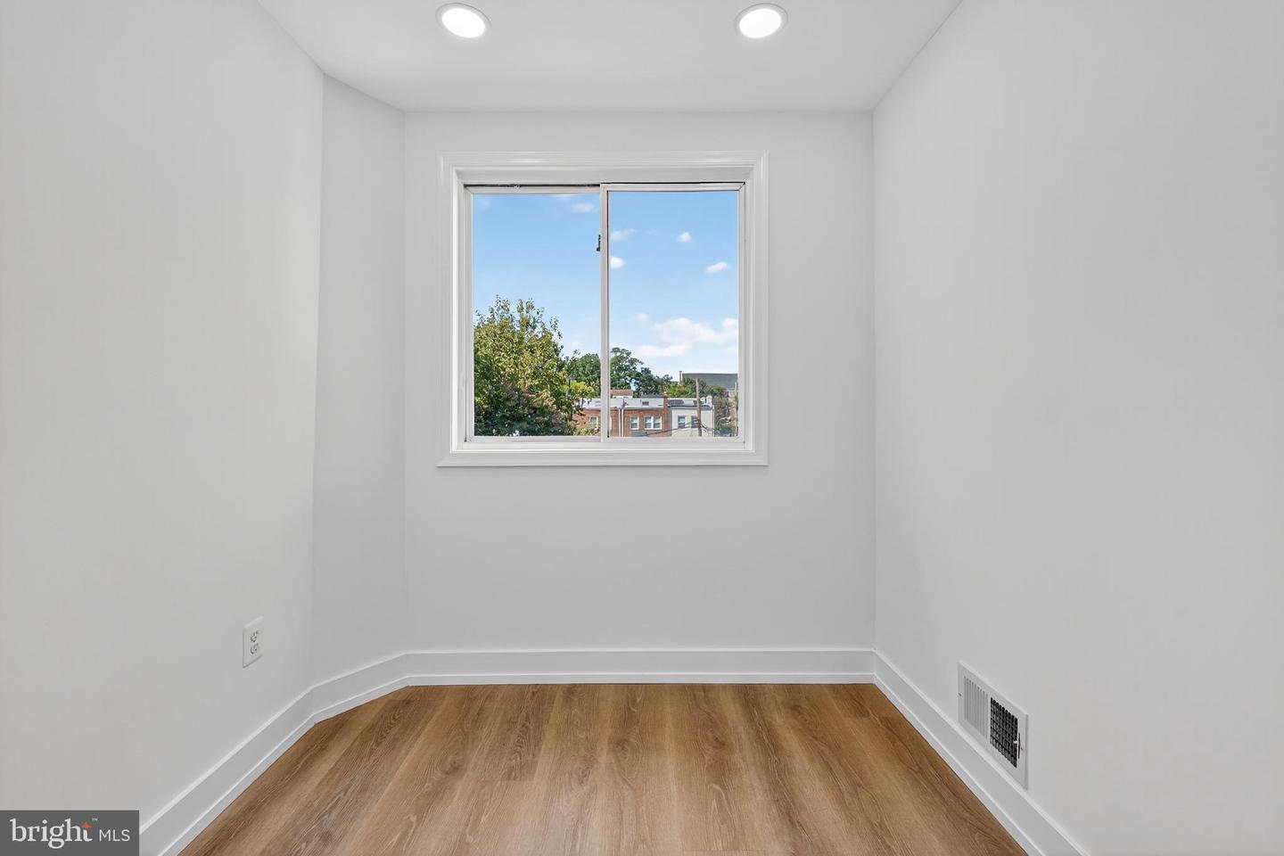838 BUCHANAN ST NE, WASHINGTON, District Of Columbia 20017, 3 Bedrooms Bedrooms, 6 Rooms Rooms,2 BathroomsBathrooms,Residential,For sale,838 BUCHANAN ST NE,DCDC2221892 MLS # DCDC2221892
