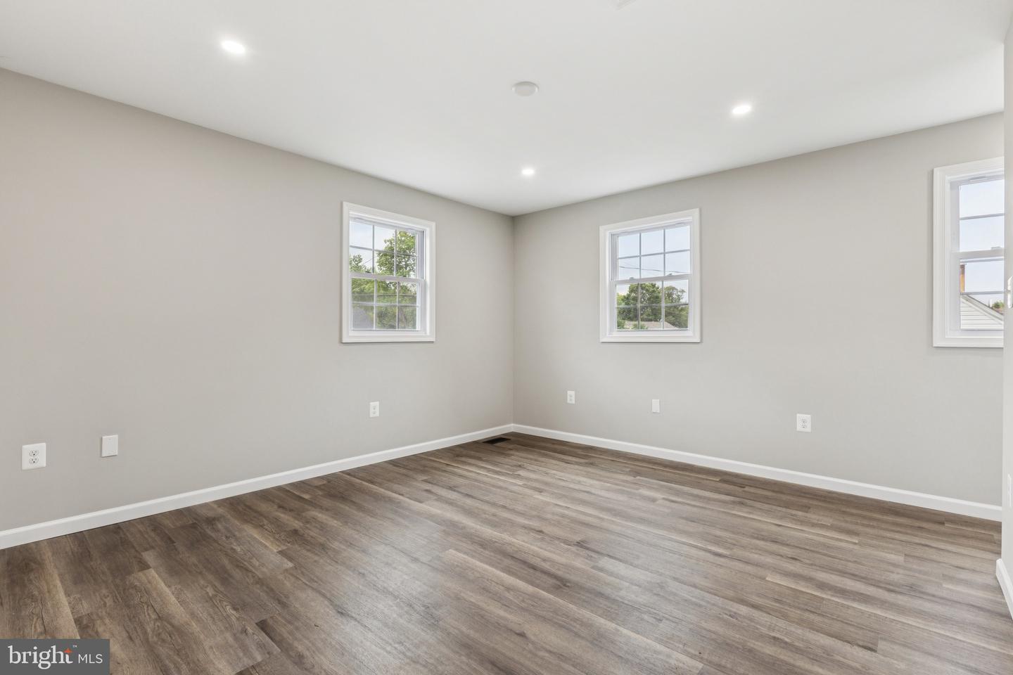 186 LAMBERT DR, MANASSAS PARK, Virginia 20111, 4 Bedrooms Bedrooms, 7 Rooms Rooms,2 BathroomsBathrooms,Residential,For sale,186 LAMBERT DR,VAMP2003092 MLS # VAMP2003092