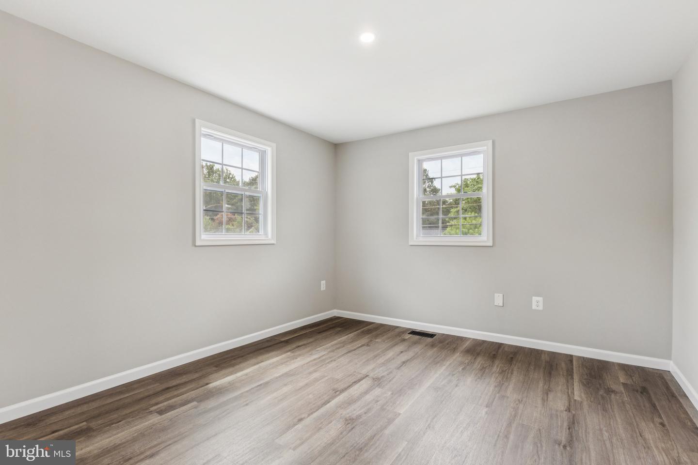 186 LAMBERT DR, MANASSAS PARK, Virginia 20111, 4 Bedrooms Bedrooms, 7 Rooms Rooms,2 BathroomsBathrooms,Residential,For sale,186 LAMBERT DR,VAMP2003092 MLS # VAMP2003092