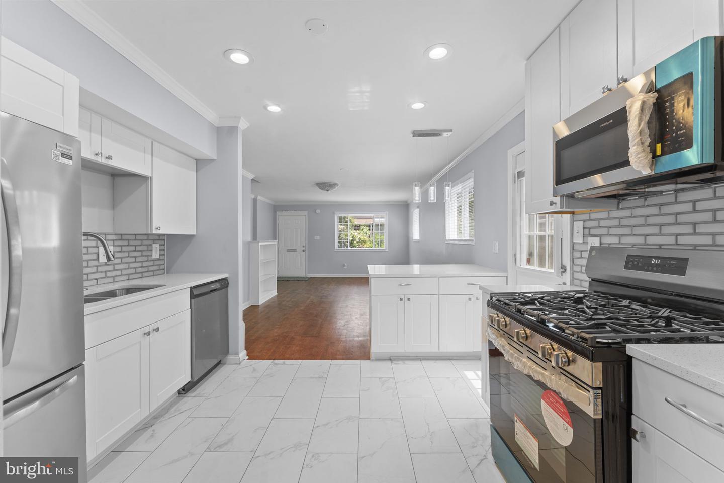 821 OGLETHORPE ST NE, WASHINGTON, District Of Columbia 20011, 3 Bedrooms Bedrooms, ,1 BathroomBathrooms,Residential,For sale,821 OGLETHORPE ST NE,DCDC2209114 MLS # DCDC2209114