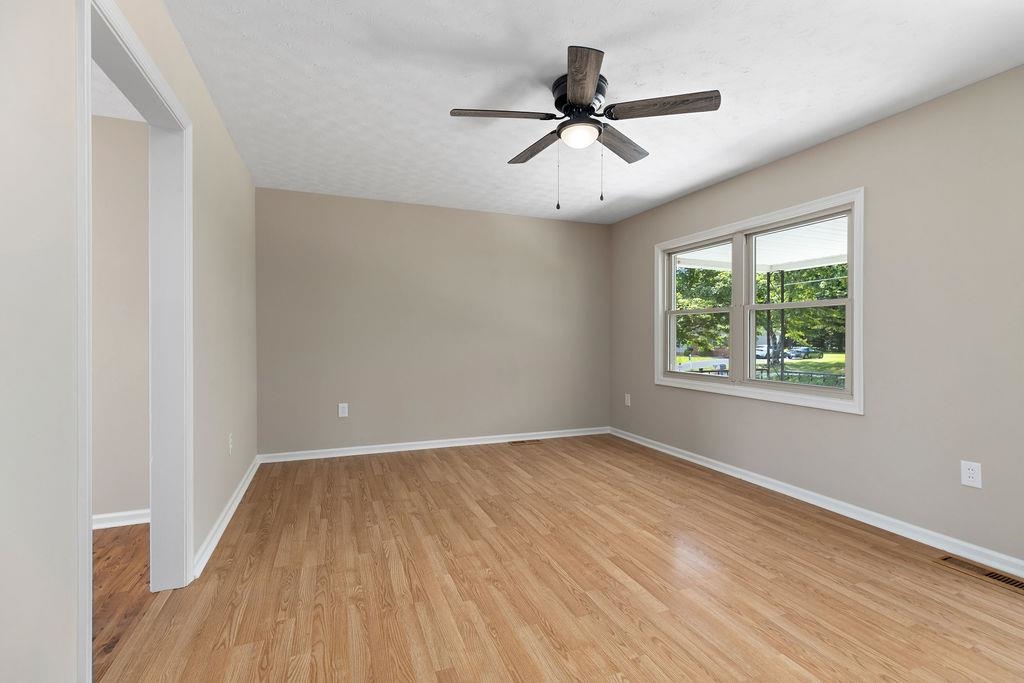 38 GREENBRIAR LN, STUARTS DRAFT, Virginia 24477, 3 Bedrooms Bedrooms, ,1 BathroomBathrooms,Residential,38 GREENBRIAR LN,669057 MLS # 669057