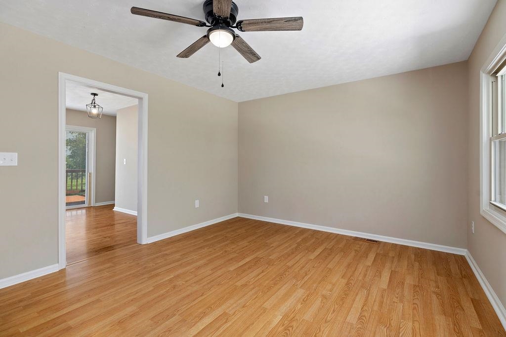 38 GREENBRIAR LN, STUARTS DRAFT, Virginia 24477, 3 Bedrooms Bedrooms, ,1 BathroomBathrooms,Residential,38 GREENBRIAR LN,669057 MLS # 669057