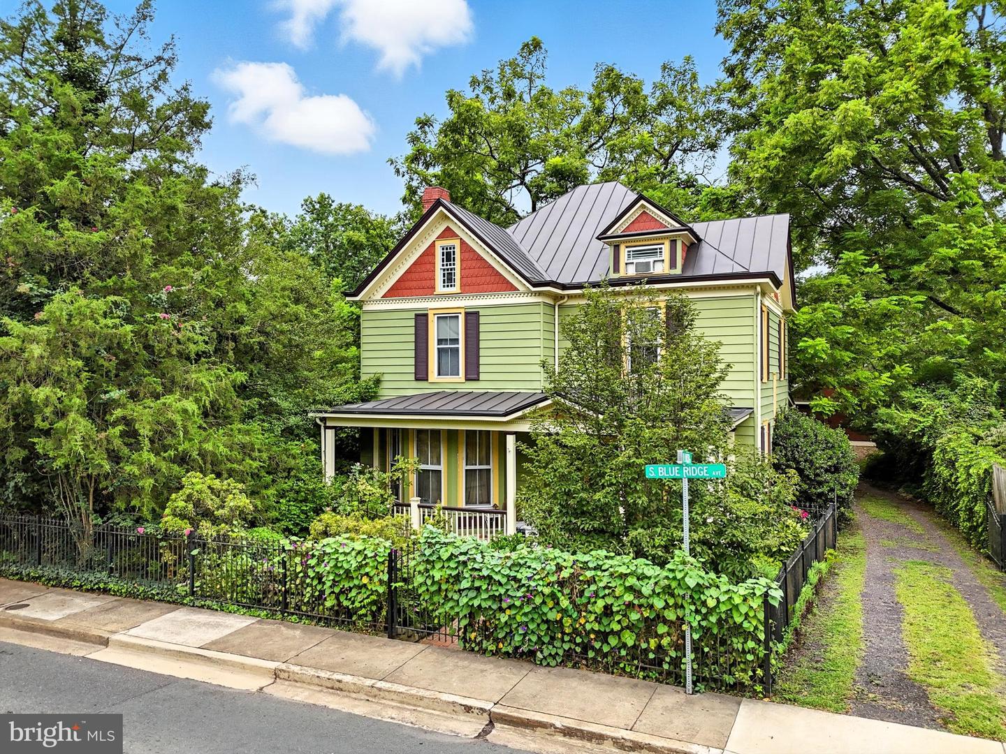 802 S BLUE RIDGE AVE, CULPEPER, Virginia 22701, 5 Bedrooms Bedrooms, ,2 BathroomsBathrooms,Residential,For sale,802 S BLUE RIDGE AVE,VACU2011422 MLS # VACU2011422
