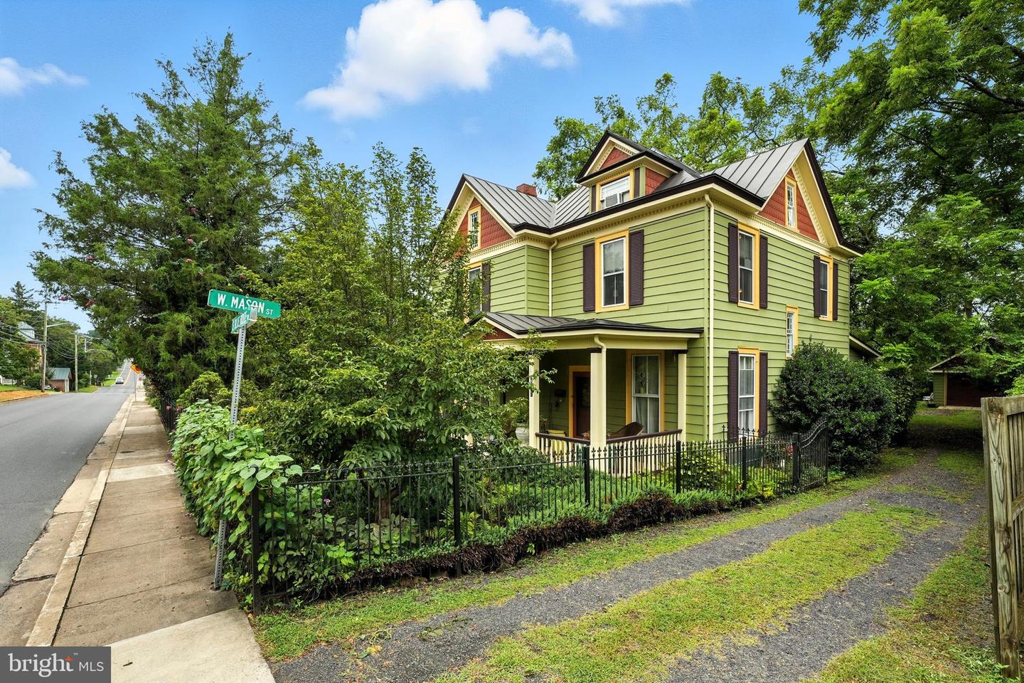 802 S BLUE RIDGE AVE, CULPEPER, Virginia 22701, 5 Bedrooms Bedrooms, ,2 BathroomsBathrooms,Residential,For sale,802 S BLUE RIDGE AVE,VACU2011422 MLS # VACU2011422