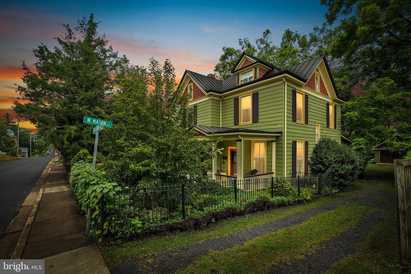 802 S BLUE RIDGE AVE, CULPEPER, Virginia 22701, 5 Bedrooms Bedrooms, ,2 BathroomsBathrooms,Residential,For sale,802 S BLUE RIDGE AVE,VACU2011422 MLS # VACU2011422