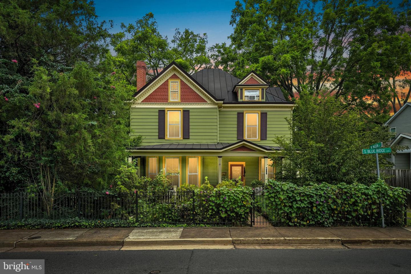 802 S BLUE RIDGE AVE, CULPEPER, Virginia 22701, 5 Bedrooms Bedrooms, ,2 BathroomsBathrooms,Residential,For sale,802 S BLUE RIDGE AVE,VACU2011422 MLS # VACU2011422