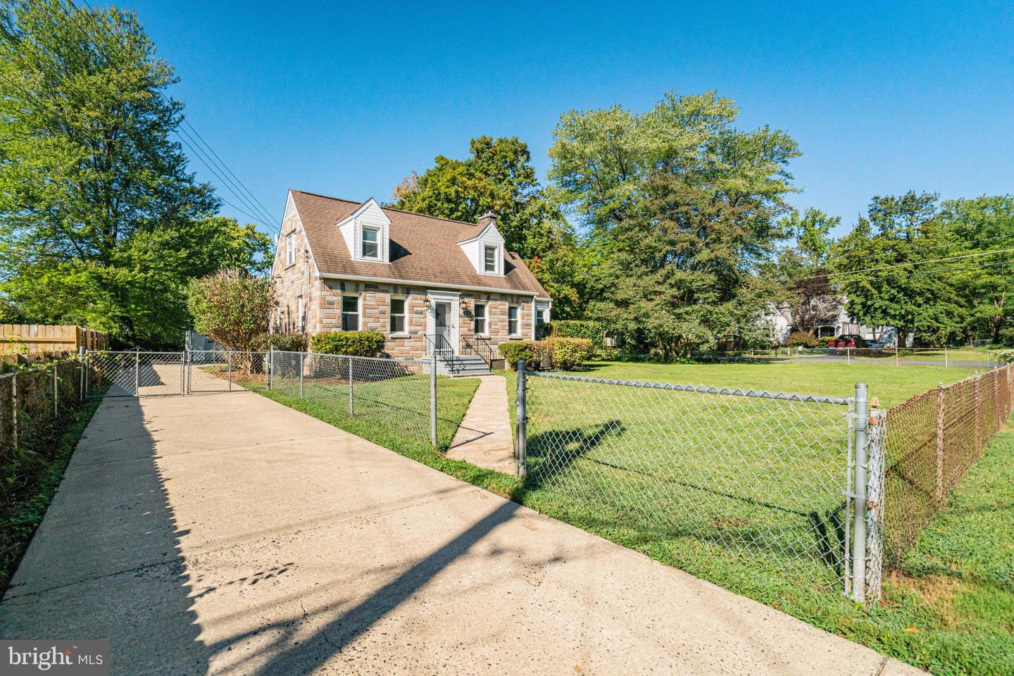 8230 GREGORY DR, ALEXANDRIA, Virginia 22309, 3 Bedrooms Bedrooms, ,2 BathroomsBathrooms,Residential,For sale,8230 GREGORY DR,VAFX2267608 MLS # VAFX2267608