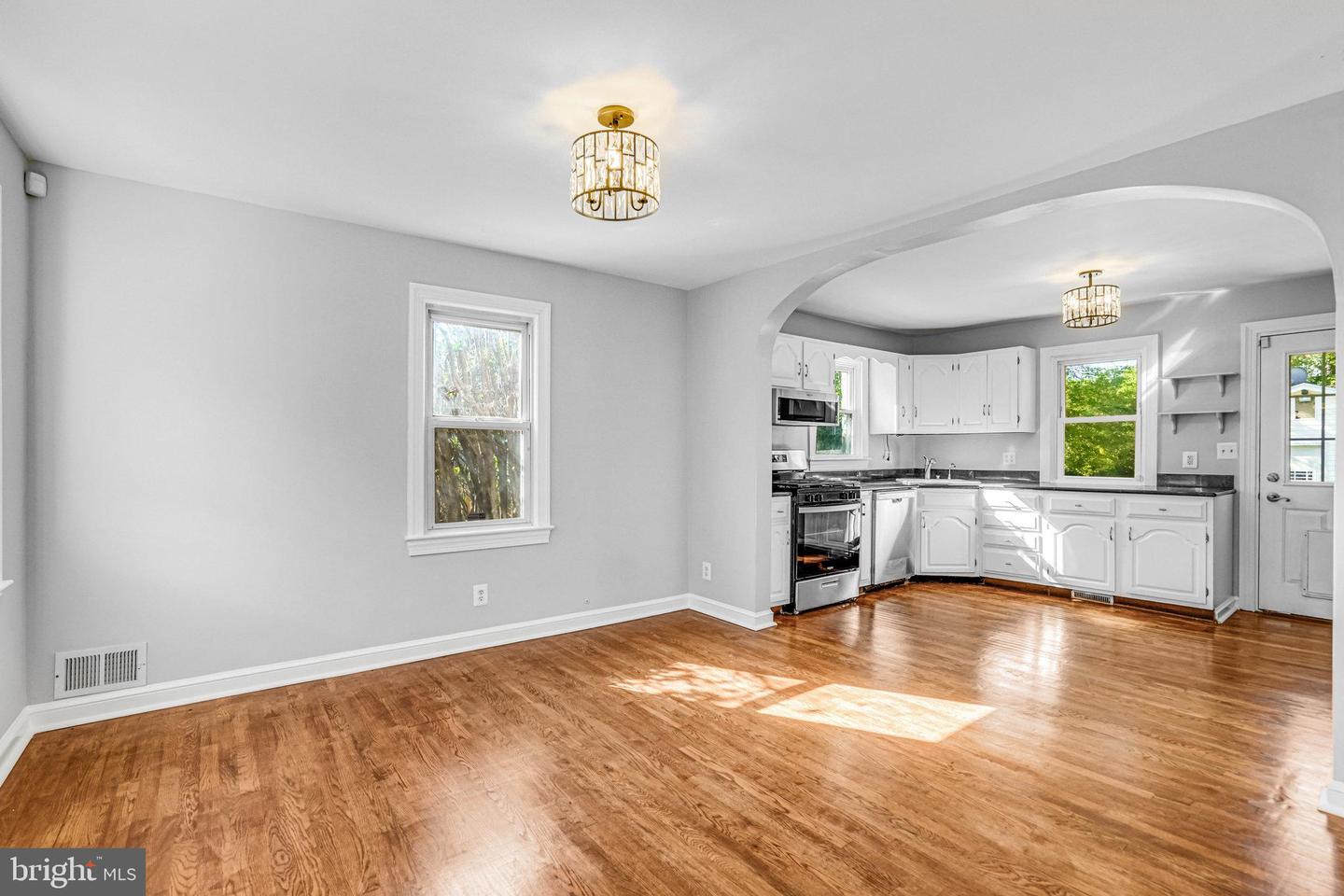 8230 GREGORY DR, ALEXANDRIA, Virginia 22309, 3 Bedrooms Bedrooms, ,2 BathroomsBathrooms,Residential,For sale,8230 GREGORY DR,VAFX2267608 MLS # VAFX2267608