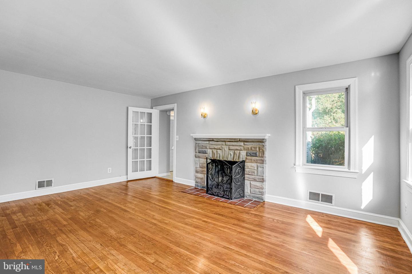 8230 GREGORY DR, ALEXANDRIA, Virginia 22309, 3 Bedrooms Bedrooms, ,2 BathroomsBathrooms,Residential,For sale,8230 GREGORY DR,VAFX2267608 MLS # VAFX2267608