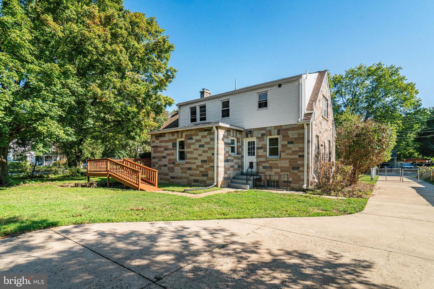 8230 GREGORY DR, ALEXANDRIA, Virginia 22309, 3 Bedrooms Bedrooms, ,2 BathroomsBathrooms,Residential,For sale,8230 GREGORY DR,VAFX2267608 MLS # VAFX2267608