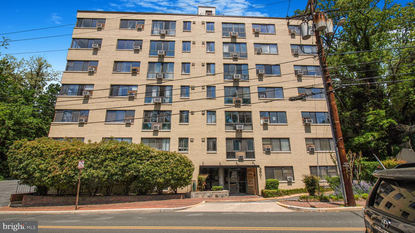 3901 TUNLAW RD NW #701, WASHINGTON, District Of Columbia 20007, 2 Bedrooms Bedrooms, ,1 BathroomBathrooms,Residential,For sale,3901 TUNLAW RD NW #701,DCDC2200182 MLS # DCDC2200182 3901 TUNLAW RD NW #701, WASHINGTON, District Of Columbia 20007, 2 Bedrooms Bedrooms, ,1 BathroomBathrooms,Residential,For sale,3901 TUNLAW RD NW #701,DCDC2200182 MLS # DCDC2200182