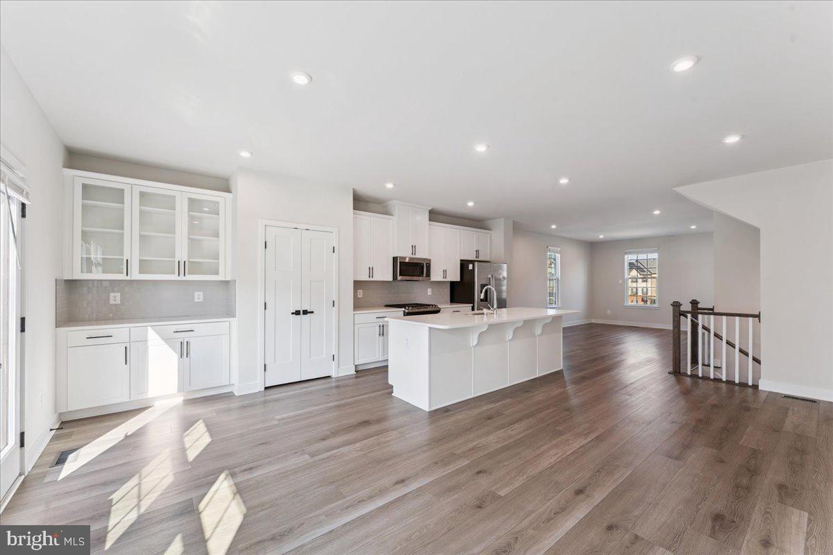 14032 SUNRISE VALLEY DR, HERNDON, Virginia 20171, 5 Bedrooms Bedrooms, ,4 BathroomsBathrooms,Residential,For sale,14032 SUNRISE VALLEY DR,VAFX2267210 MLS # VAFX2267210