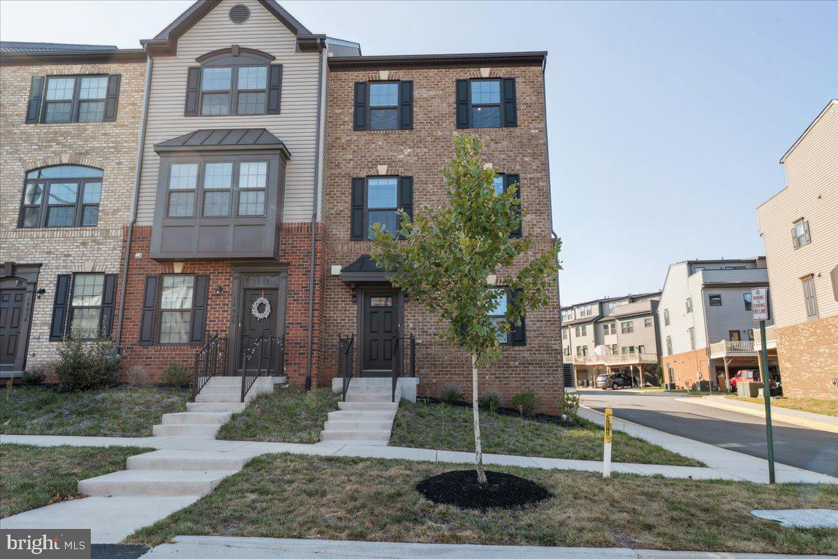 14032 SUNRISE VALLEY DR, HERNDON, Virginia 20171, 5 Bedrooms Bedrooms, ,4 BathroomsBathrooms,Residential,For sale,14032 SUNRISE VALLEY DR,VAFX2267210 MLS # VAFX2267210