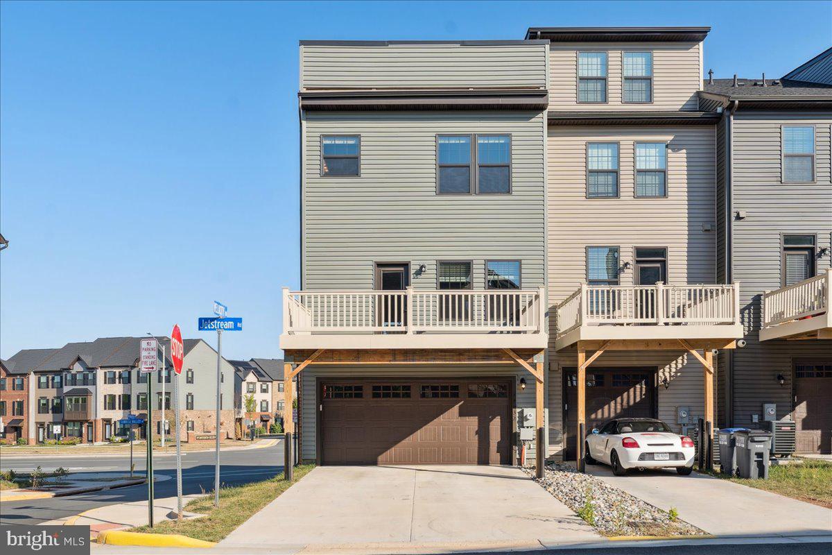 14032 SUNRISE VALLEY DR, HERNDON, Virginia 20171, 5 Bedrooms Bedrooms, ,4 BathroomsBathrooms,Residential,For sale,14032 SUNRISE VALLEY DR,VAFX2267210 MLS # VAFX2267210