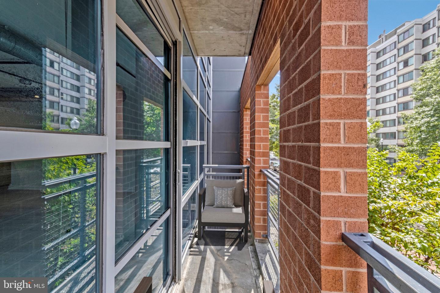 1125 11TH ST NW #201, WASHINGTON, District Of Columbia 20001, 2 Bedrooms Bedrooms, ,2 BathroomsBathrooms,Residential,For sale,1125 11TH ST NW #201,DCDC2217046 MLS # DCDC2217046