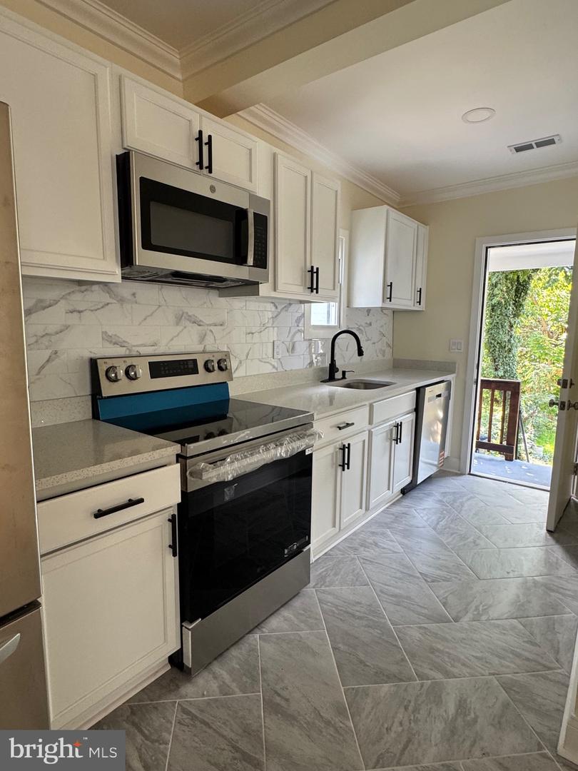 4267 BROOKS ST NE, WASHINGTON, District Of Columbia 20019, 3 Bedrooms Bedrooms, ,2 BathroomsBathrooms,Residential,For sale,4267 BROOKS ST NE,DCDC2217128 MLS # DCDC2217128