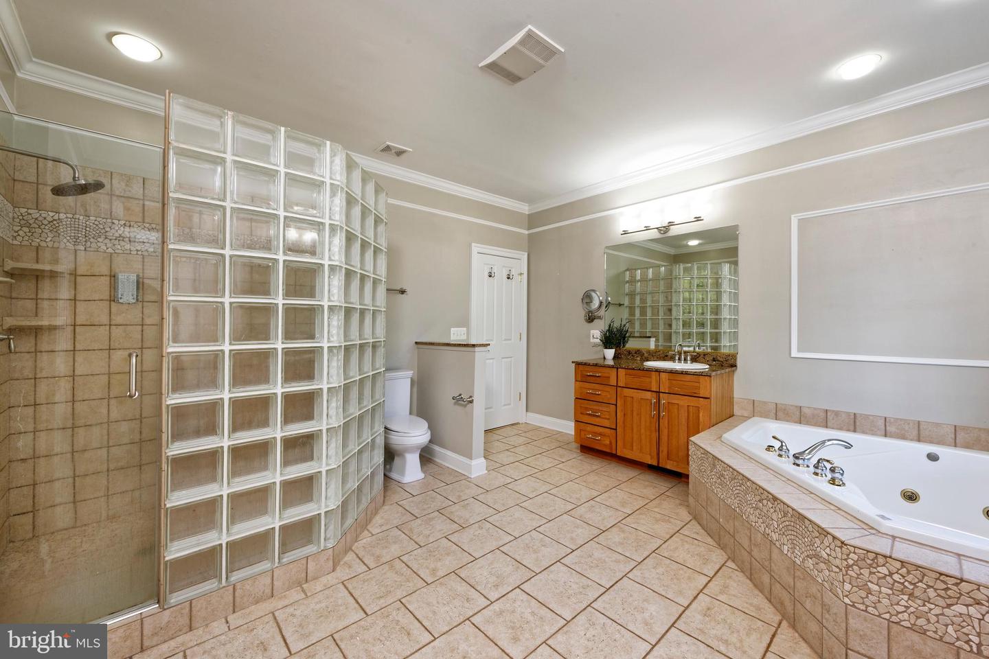 6951 HILLTOP LN, MARSHALL, Virginia 20115, 5 Bedrooms Bedrooms, ,5 BathroomsBathrooms,Residential,For sale,6951 HILLTOP LN,VAFQ2018130 MLS # VAFQ2018130