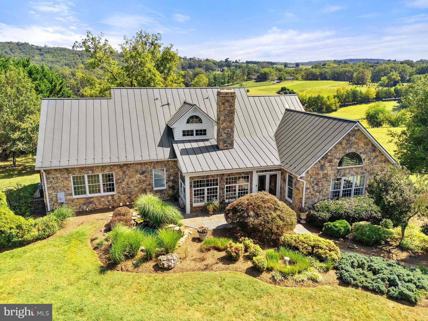 6951 HILLTOP LN, MARSHALL, Virginia 20115, 5 Bedrooms Bedrooms, ,5 BathroomsBathrooms,Residential,For sale,6951 HILLTOP LN,VAFQ2018130 MLS # VAFQ2018130