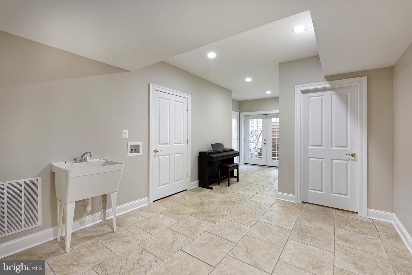 6951 HILLTOP LN, MARSHALL, Virginia 20115, 5 Bedrooms Bedrooms, ,5 BathroomsBathrooms,Residential,For sale,6951 HILLTOP LN,VAFQ2018130 MLS # VAFQ2018130
