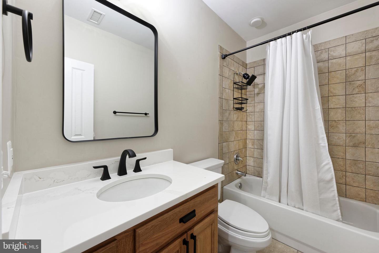6951 HILLTOP LN, MARSHALL, Virginia 20115, 5 Bedrooms Bedrooms, ,5 BathroomsBathrooms,Residential,For sale,6951 HILLTOP LN,VAFQ2018130 MLS # VAFQ2018130
