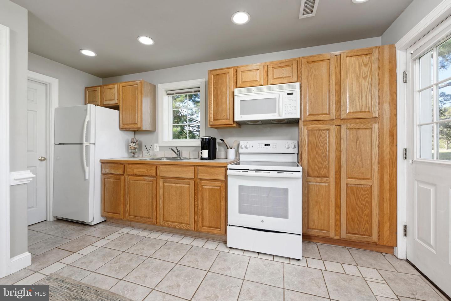 6951 HILLTOP LN, MARSHALL, Virginia 20115, 5 Bedrooms Bedrooms, ,5 BathroomsBathrooms,Residential,For sale,6951 HILLTOP LN,VAFQ2018130 MLS # VAFQ2018130
