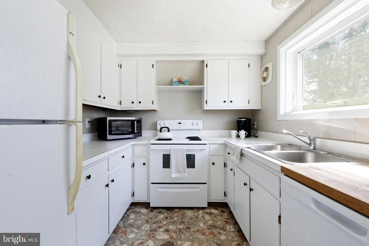 6951 HILLTOP LN, MARSHALL, Virginia 20115, 5 Bedrooms Bedrooms, ,5 BathroomsBathrooms,Residential,For sale,6951 HILLTOP LN,VAFQ2018130 MLS # VAFQ2018130