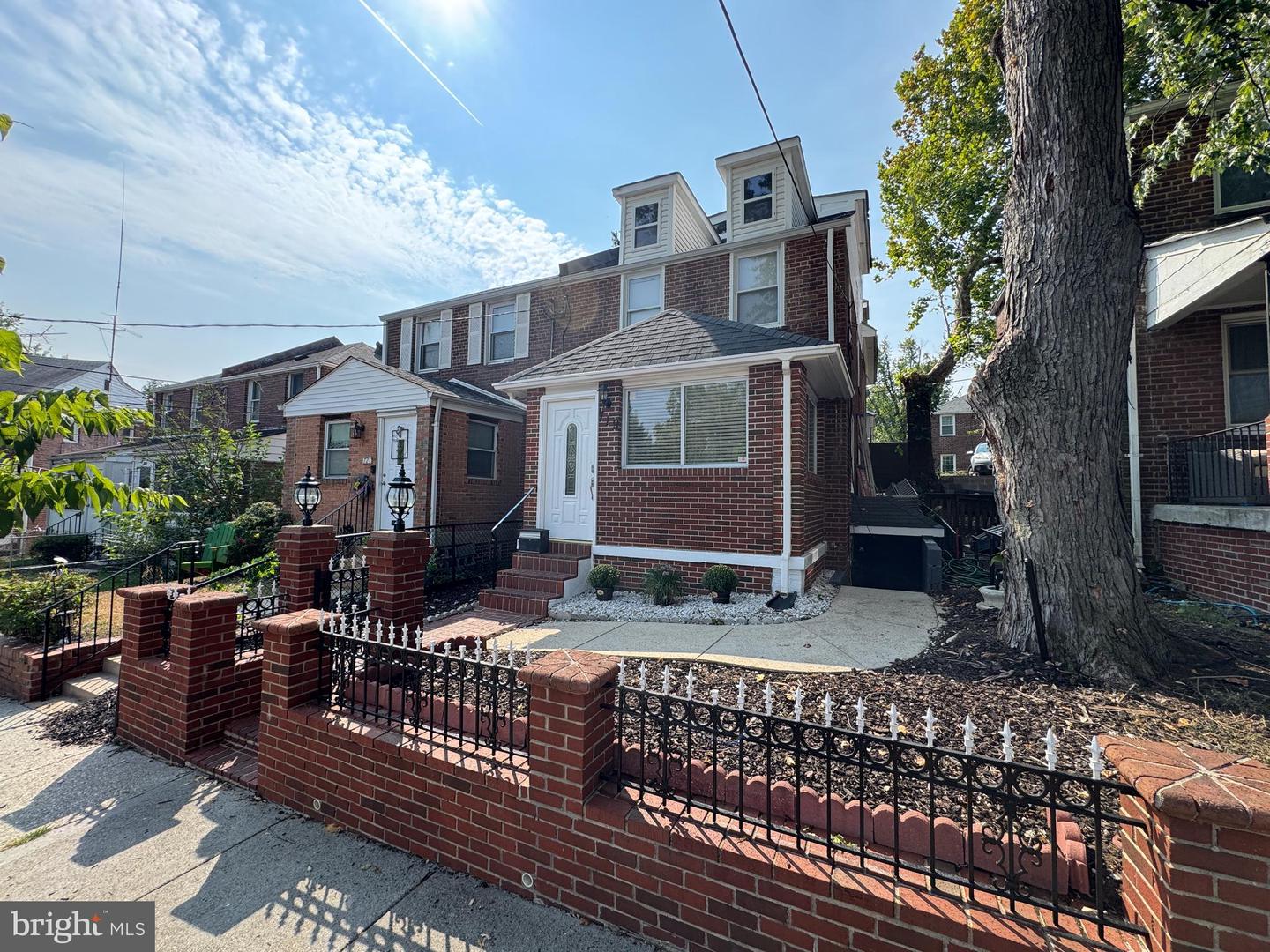 719 FARRAGUT PL NE, WASHINGTON, District Of Columbia 20017, 3 Bedrooms Bedrooms, ,3 BathroomsBathrooms,Residential,For sale,719 FARRAGUT PL NE,DCDC2220174 MLS # DCDC2220174