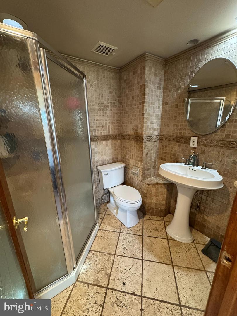 719 FARRAGUT PL NE, WASHINGTON, District Of Columbia 20017, 3 Bedrooms Bedrooms, ,3 BathroomsBathrooms,Residential,For sale,719 FARRAGUT PL NE,DCDC2220174 MLS # DCDC2220174