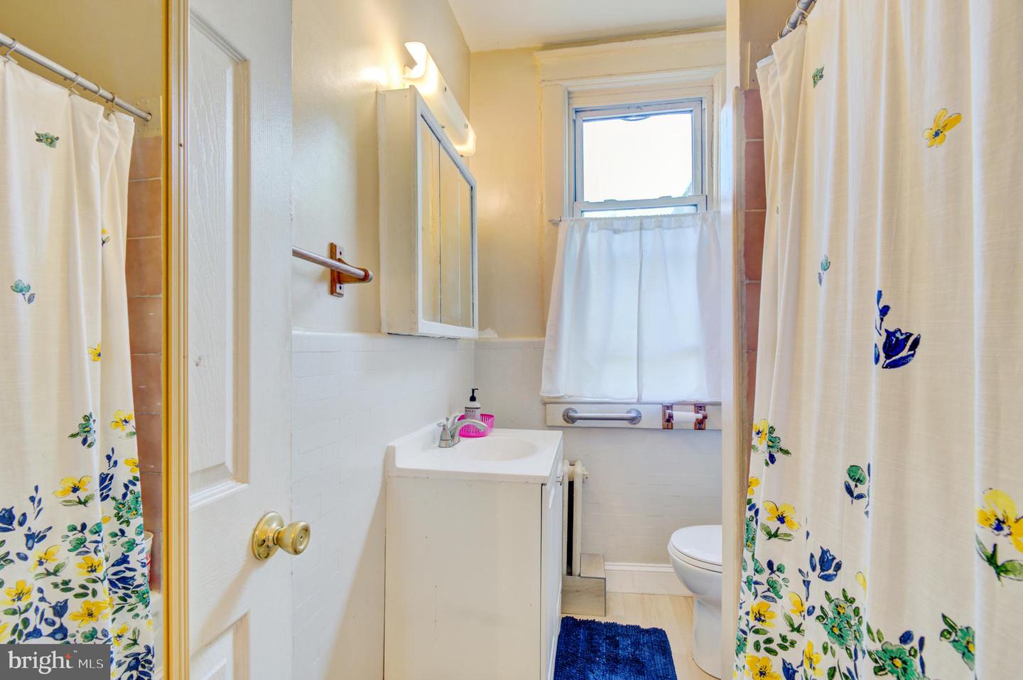 634 IRVING ST NW, WASHINGTON, District Of Columbia 20010, 3 Bedrooms Bedrooms, ,2 BathroomsBathrooms,Residential,For sale,634 IRVING ST NW,DCDC2221162 MLS # DCDC2221162