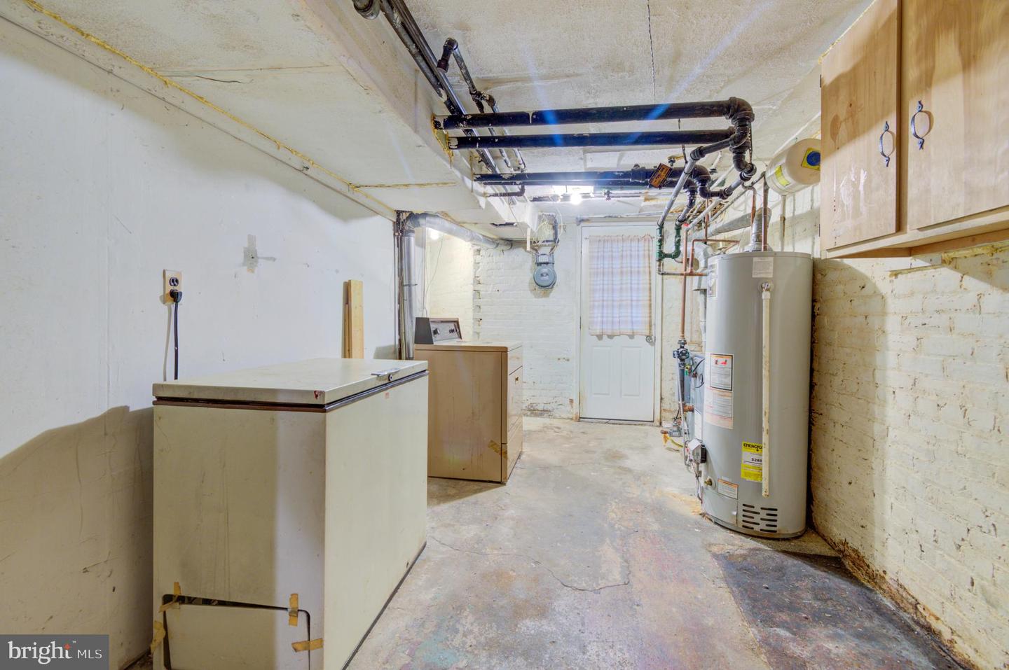 634 IRVING ST NW, WASHINGTON, District Of Columbia 20010, 3 Bedrooms Bedrooms, ,2 BathroomsBathrooms,Residential,For sale,634 IRVING ST NW,DCDC2221162 MLS # DCDC2221162