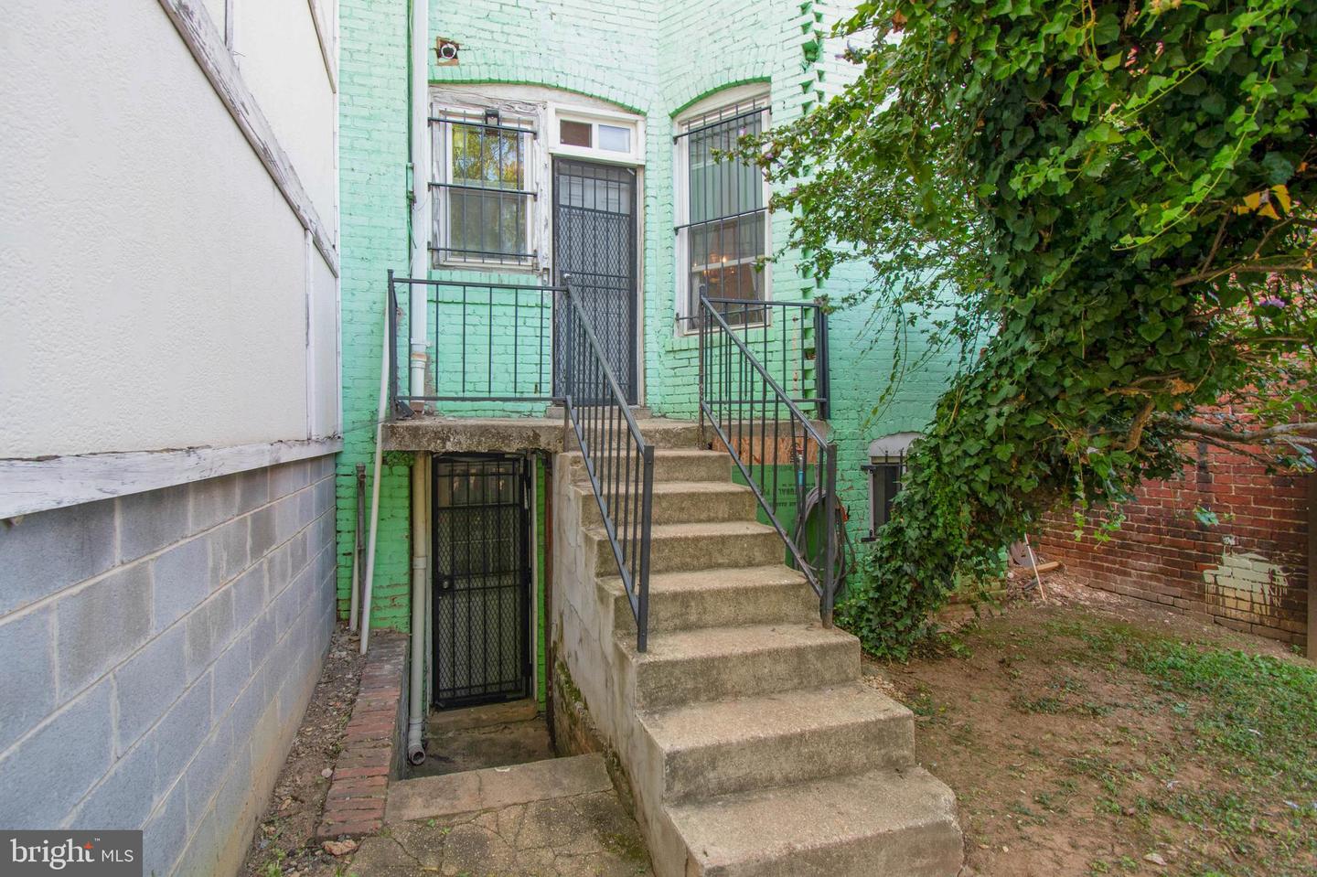 634 IRVING ST NW, WASHINGTON, District Of Columbia 20010, 3 Bedrooms Bedrooms, ,2 BathroomsBathrooms,Residential,For sale,634 IRVING ST NW,DCDC2221162 MLS # DCDC2221162