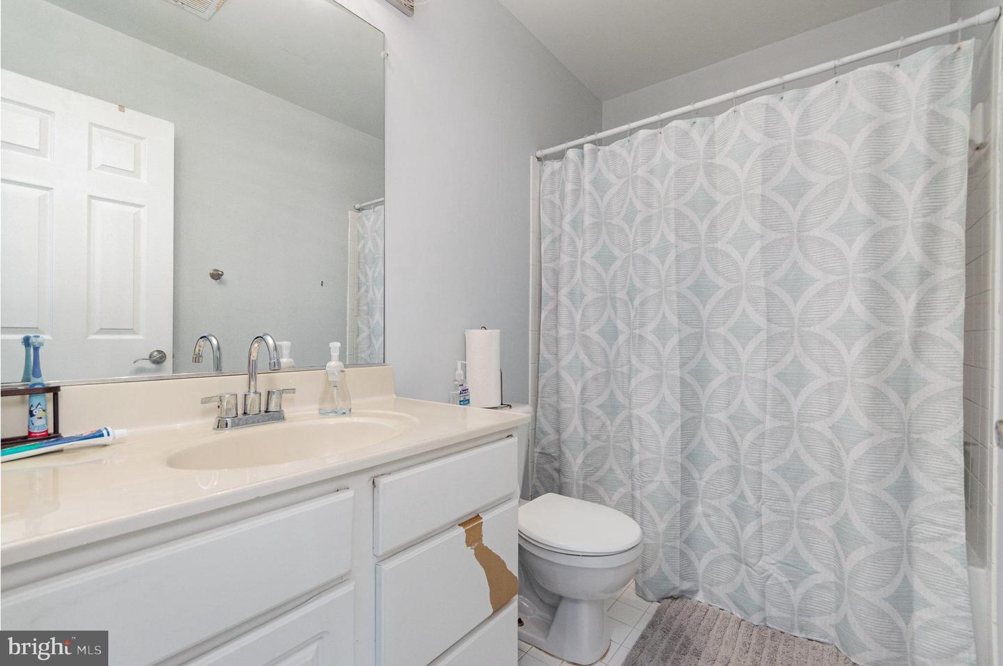 6001 HARNSBERGER BARN CT, MANASSAS, Virginia 20112, 4 Bedrooms Bedrooms, ,3 BathroomsBathrooms,Residential,For sale,6001 HARNSBERGER BARN CT,VAPW2103840 MLS # VAPW2103840