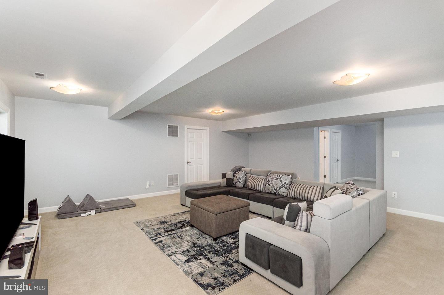 6001 HARNSBERGER BARN CT, MANASSAS, Virginia 20112, 4 Bedrooms Bedrooms, ,3 BathroomsBathrooms,Residential,For sale,6001 HARNSBERGER BARN CT,VAPW2103840 MLS # VAPW2103840