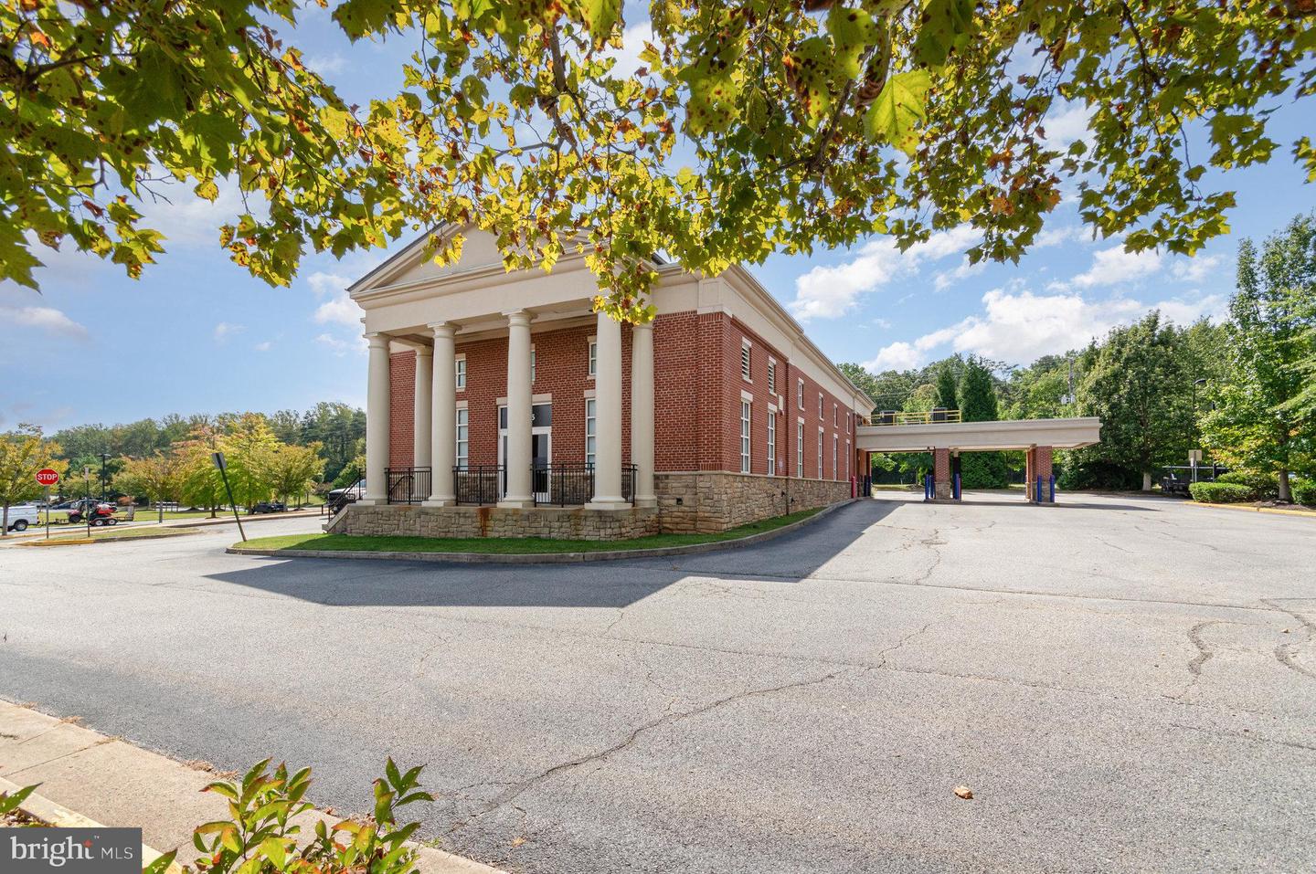 6001 HARNSBERGER BARN CT, MANASSAS, Virginia 20112, 4 Bedrooms Bedrooms, ,3 BathroomsBathrooms,Residential,For sale,6001 HARNSBERGER BARN CT,VAPW2103840 MLS # VAPW2103840