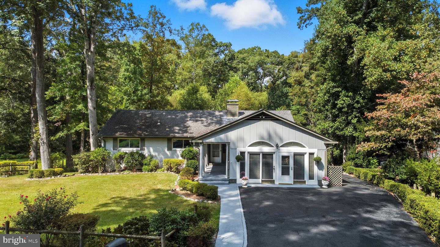 18312 CANDICE DR, TRIANGLE, Virginia 22172, 4 Bedrooms Bedrooms, 12 Rooms Rooms,3 BathroomsBathrooms,Residential,For sale,18312 CANDICE DR,VAPW2103986 MLS # VAPW2103986