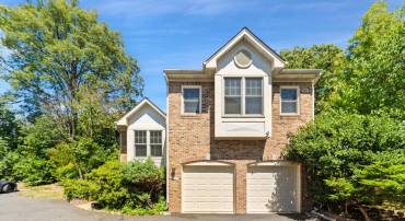 6501 LEGENDGATE PL, BURKE, Virginia 22015, 4 Bedrooms Bedrooms, ,3 BathroomsBathrooms,Residential,For sale,6501 LEGENDGATE PL,VAFX2267626 MLS # VAFX2267626