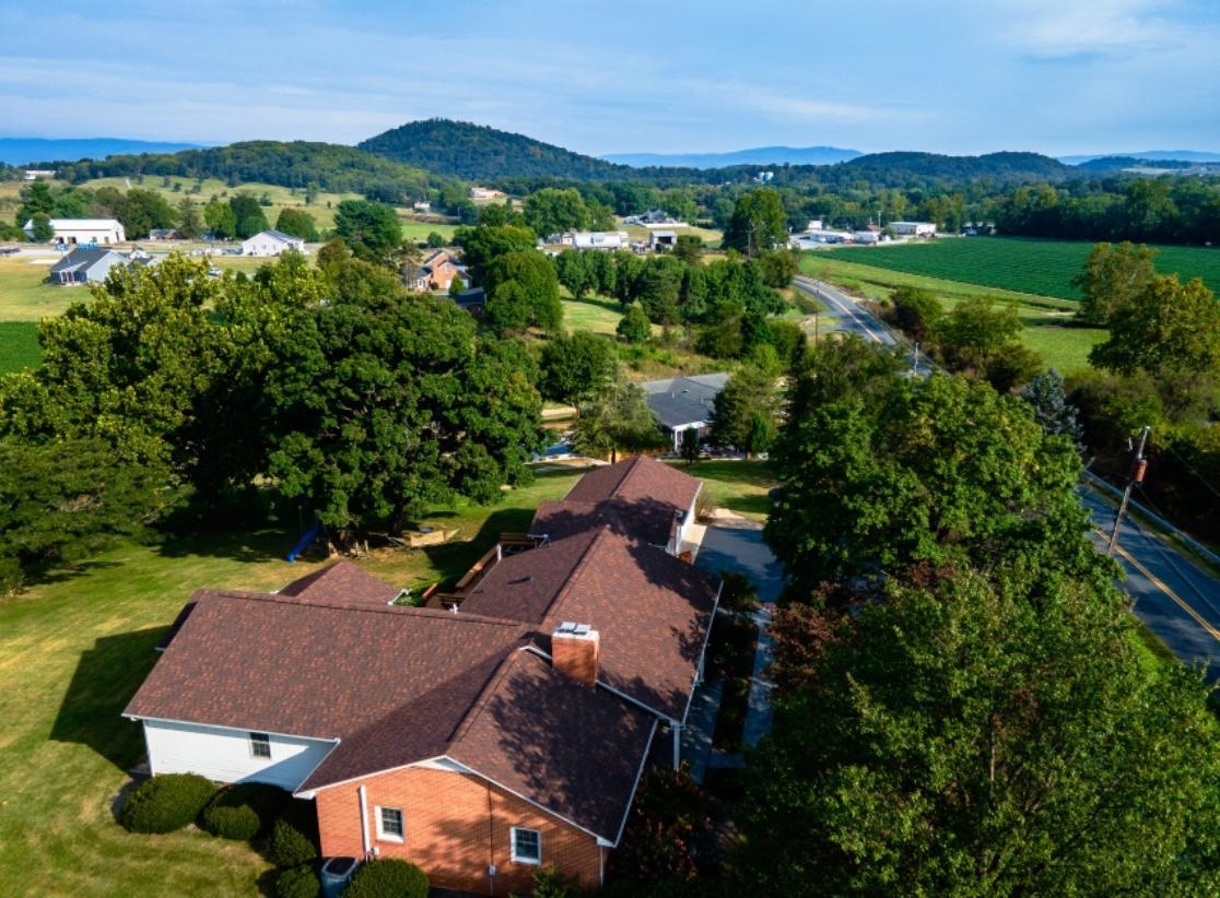 2769 AIRPORT RD, BRIDGEWATER, Virginia 22812, 4 Bedrooms Bedrooms, ,3 BathroomsBathrooms,Residential,2769 AIRPORT RD,669076 MLS # 669076