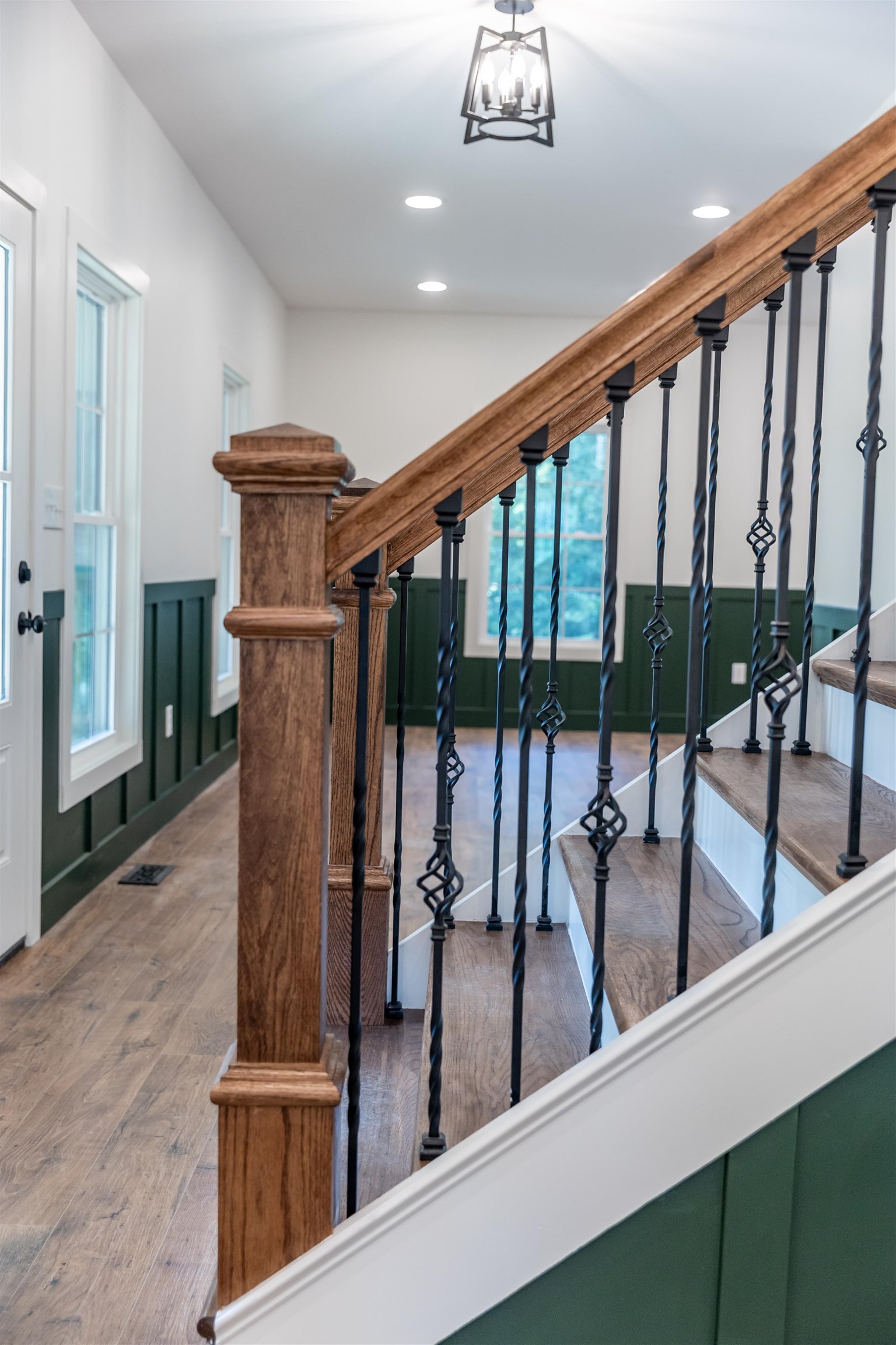 2444 LAUREL AVE, BUENA VISTA, Virginia 24416, 4 Bedrooms Bedrooms, ,2 BathroomsBathrooms,Residential,2444 LAUREL AVE,669081 MLS # 669081
