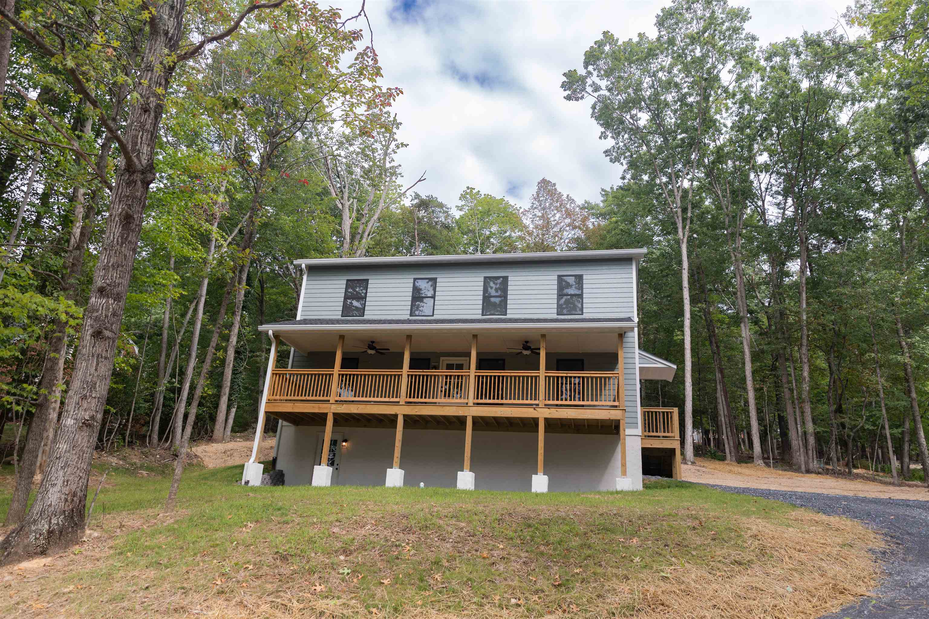 2444 LAUREL AVE, BUENA VISTA, Virginia 24416, 4 Bedrooms Bedrooms, ,2 BathroomsBathrooms,Residential,2444 LAUREL AVE,669081 MLS # 669081