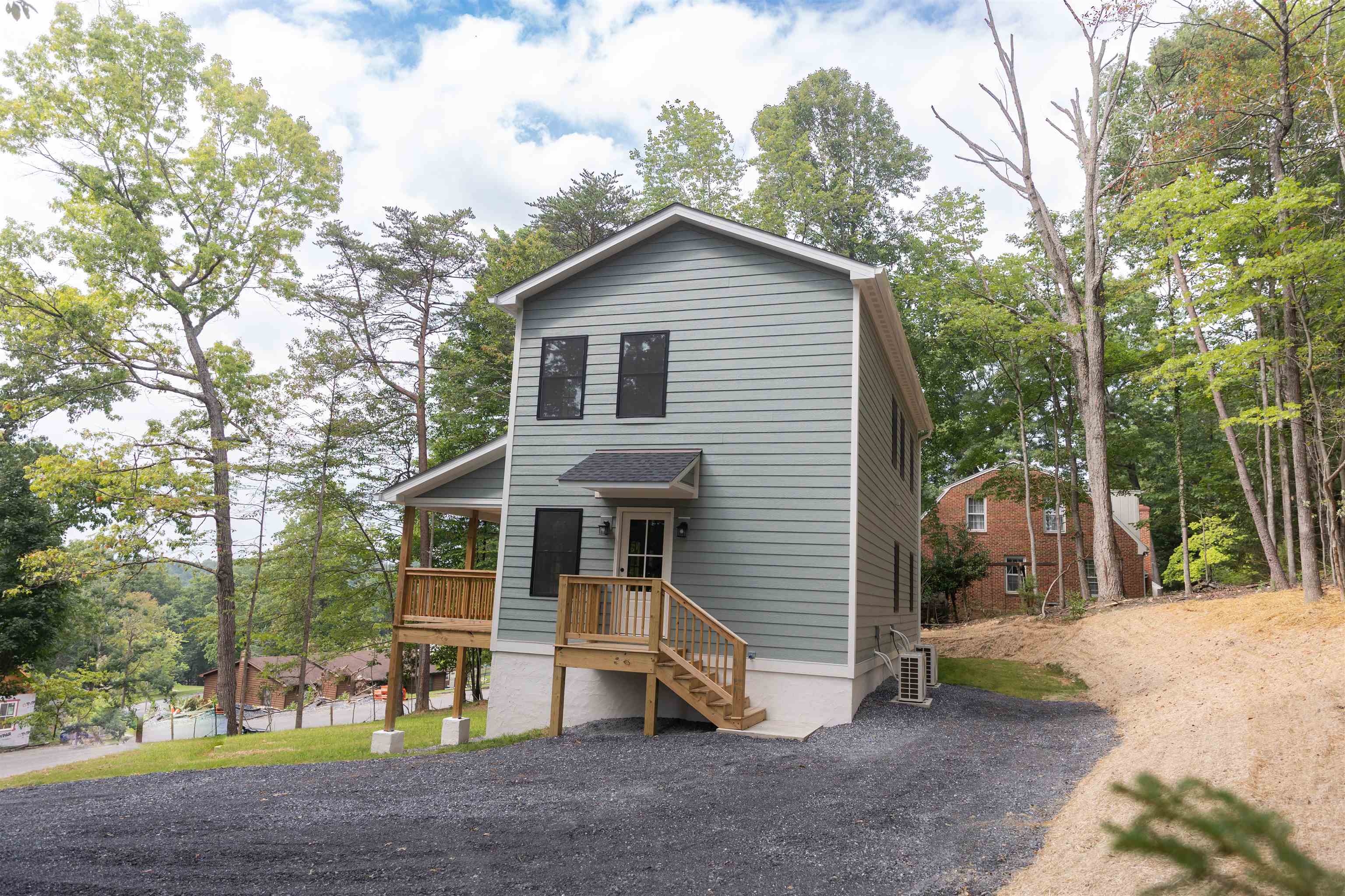 2444 LAUREL AVE, BUENA VISTA, Virginia 24416, 4 Bedrooms Bedrooms, ,2 BathroomsBathrooms,Residential,2444 LAUREL AVE,669081 MLS # 669081
