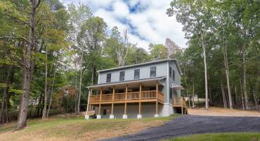 2444 LAUREL AVE, BUENA VISTA, Virginia 24416, 4 Bedrooms Bedrooms, ,2 BathroomsBathrooms,Residential,2444 LAUREL AVE,669081 MLS # 669081