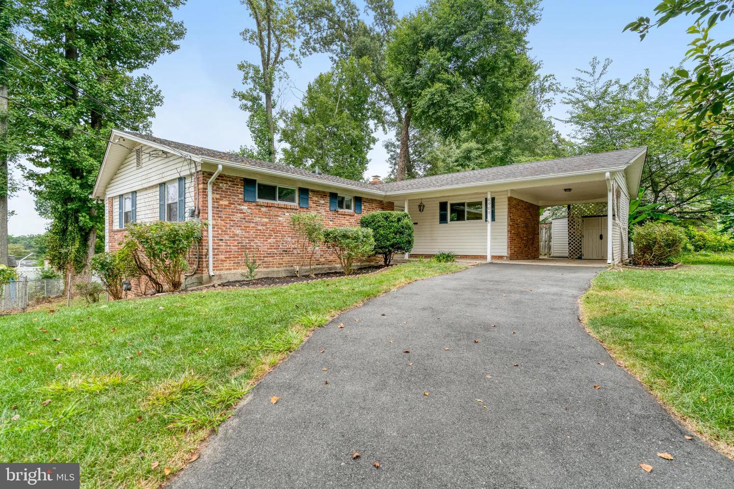 8909 VICTORIA RD, SPRINGFIELD, Virginia 22151, 4 Bedrooms Bedrooms, ,3 BathroomsBathrooms,Residential,For sale,8909 VICTORIA RD,VAFX2260592 MLS # VAFX2260592