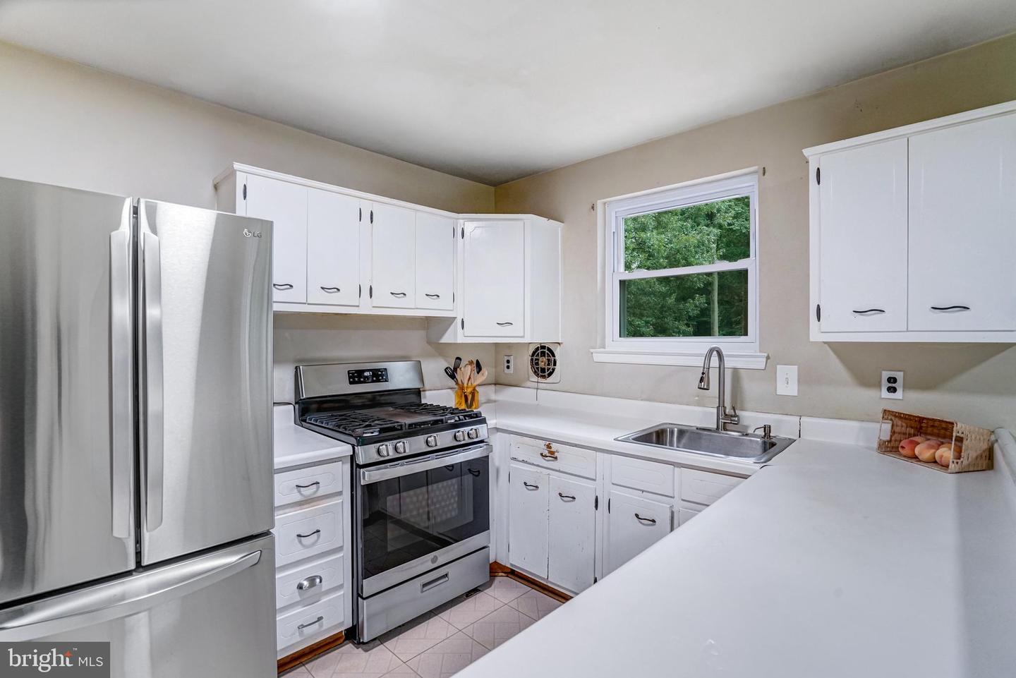 8909 VICTORIA RD, SPRINGFIELD, Virginia 22151, 4 Bedrooms Bedrooms, ,3 BathroomsBathrooms,Residential,For sale,8909 VICTORIA RD,VAFX2260592 MLS # VAFX2260592