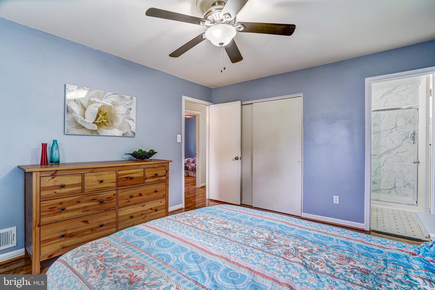 8909 VICTORIA RD, SPRINGFIELD, Virginia 22151, 4 Bedrooms Bedrooms, ,3 BathroomsBathrooms,Residential,For sale,8909 VICTORIA RD,VAFX2260592 MLS # VAFX2260592