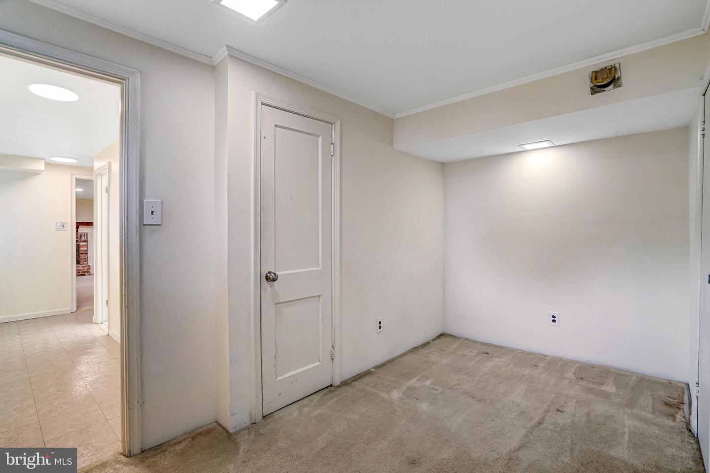 8909 VICTORIA RD, SPRINGFIELD, Virginia 22151, 4 Bedrooms Bedrooms, ,3 BathroomsBathrooms,Residential,For sale,8909 VICTORIA RD,VAFX2260592 MLS # VAFX2260592