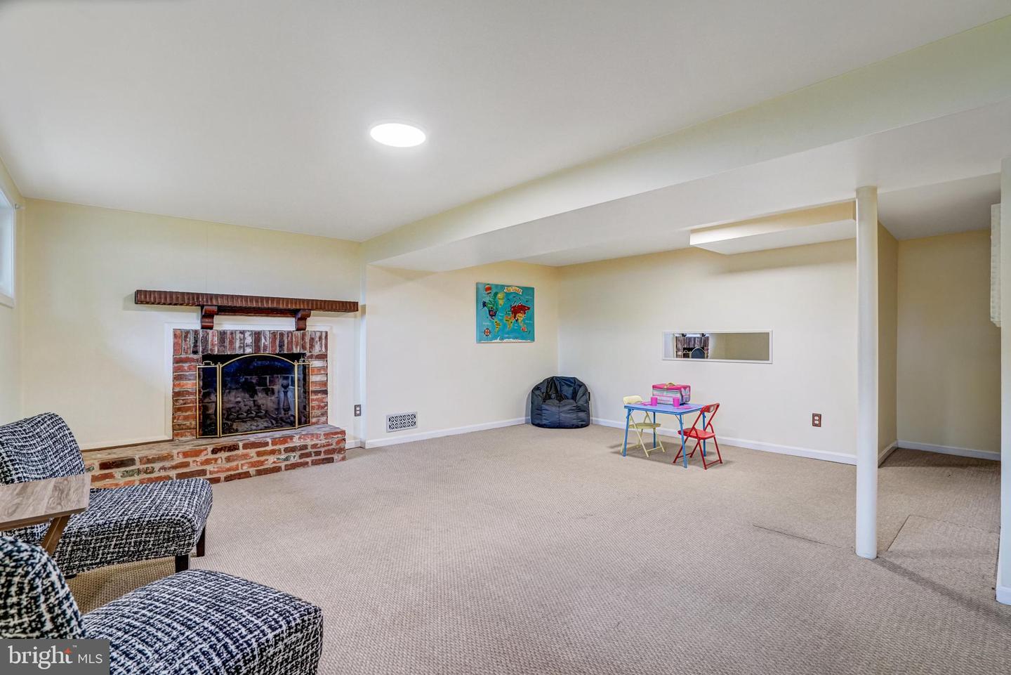 8909 VICTORIA RD, SPRINGFIELD, Virginia 22151, 4 Bedrooms Bedrooms, ,3 BathroomsBathrooms,Residential,For sale,8909 VICTORIA RD,VAFX2260592 MLS # VAFX2260592